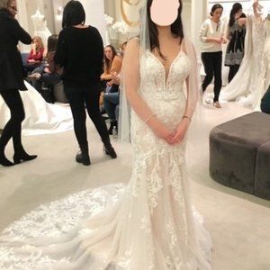 Martina Liana Wedding Gown